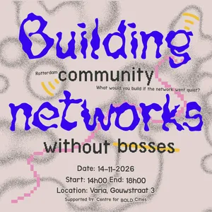 Building community networks without bosses